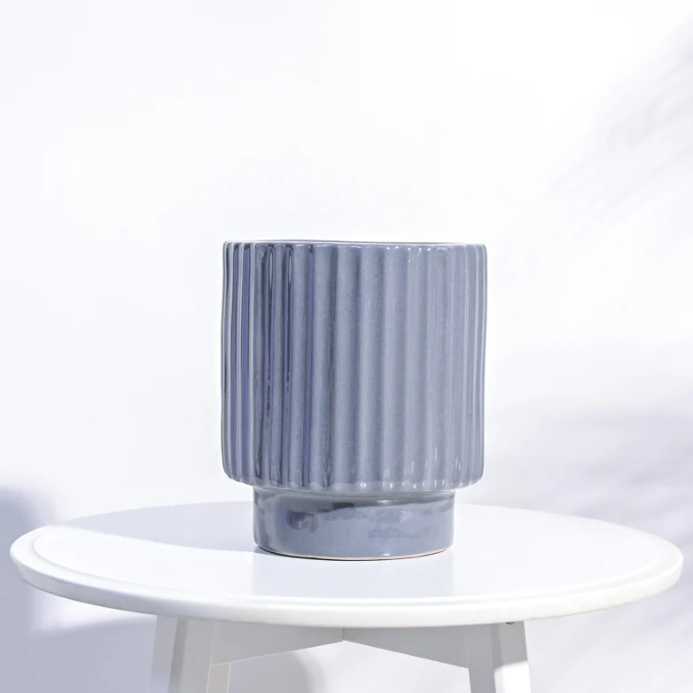 Dark Affinity Ceramic Pot - Image 3